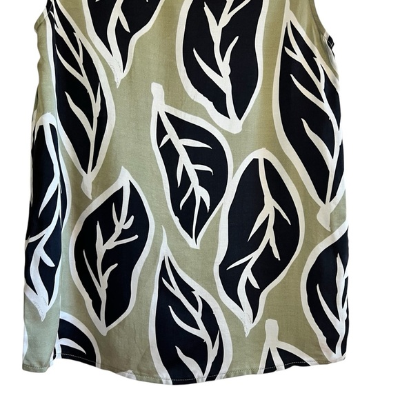 NWT Soyaconcept satin leaf print sleeveless top with shoulder ties size XS - Picture 8 of 11